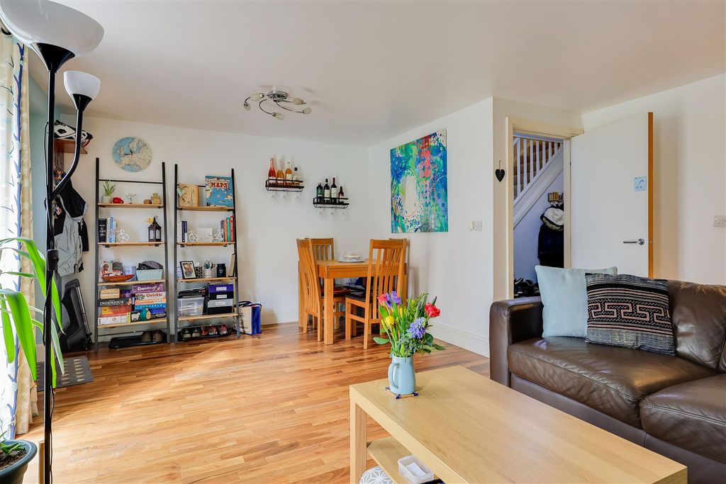 Additional image 2 of 2 bed maisonette for salePepys Court, Cambridge CB4