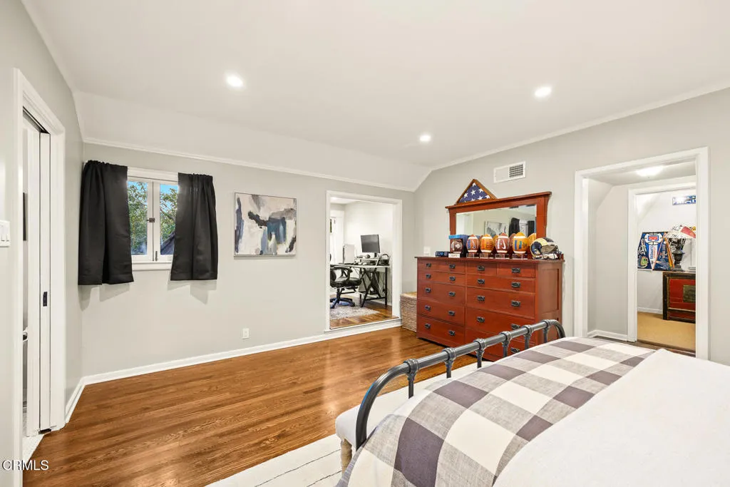 Additional image 117 of 555 Meadow Grove Street, La Canada Flintridge, CA 91011