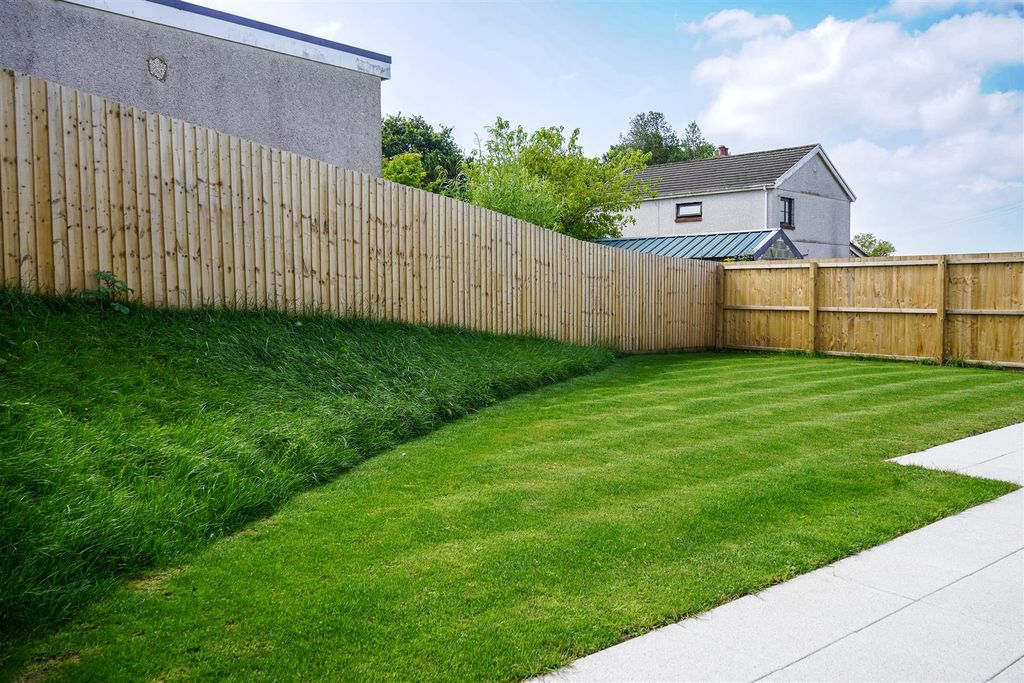 Additional image 21 of 3 bed detached bungalow for saleGolwg Y Garreg Las, Ammanford SA18