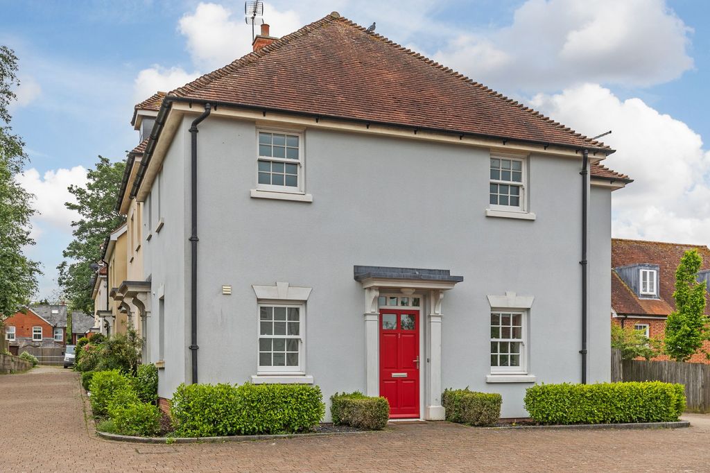 2 bed flat for saleBurgage Mews, Alresford SO24