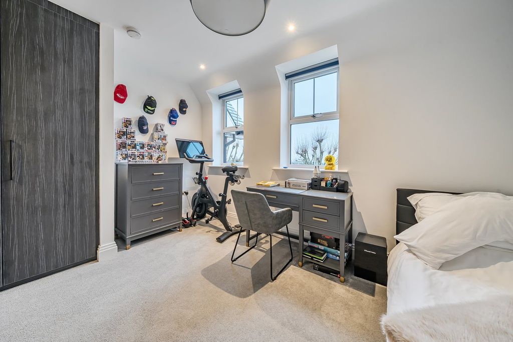 Additional image 11 of 3 bed flat for saleOverbury Avenue, Beckenham BR3
