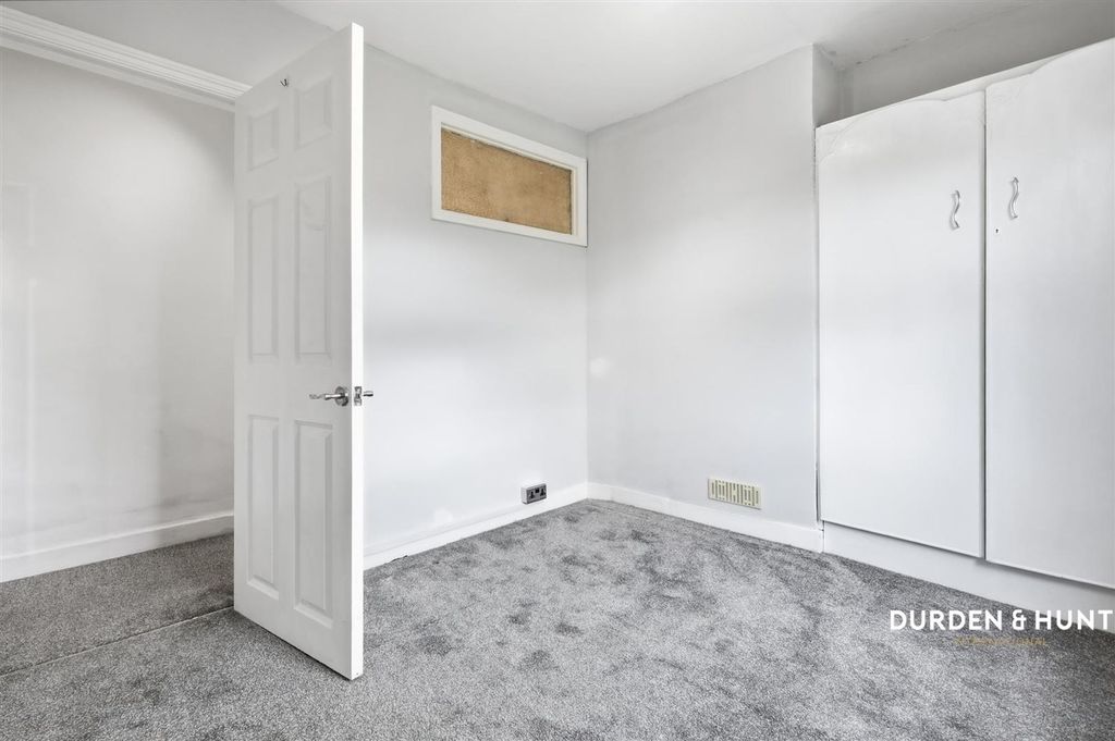 Additional image 10 of 2 bed flat for saleStanley Road, Hornchurch RM12