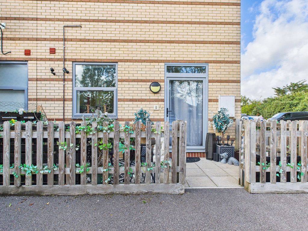 1 bed flat for salePark Way, Worle, Weston-Super-Mare BS22 photo 4