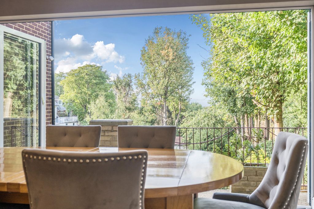 Additional image 11 of 8 bed detached house for saleFremantle Road, Belvedere DA17