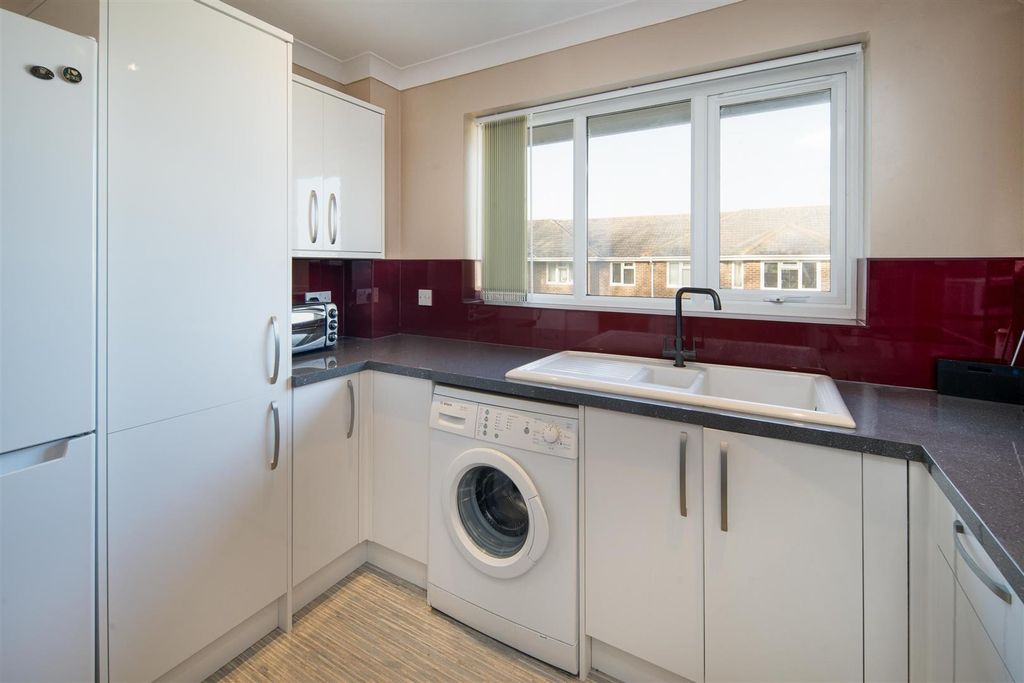 Additional image 5 of 2 bed flat for saleGrange Gardens, Bembridge PO35