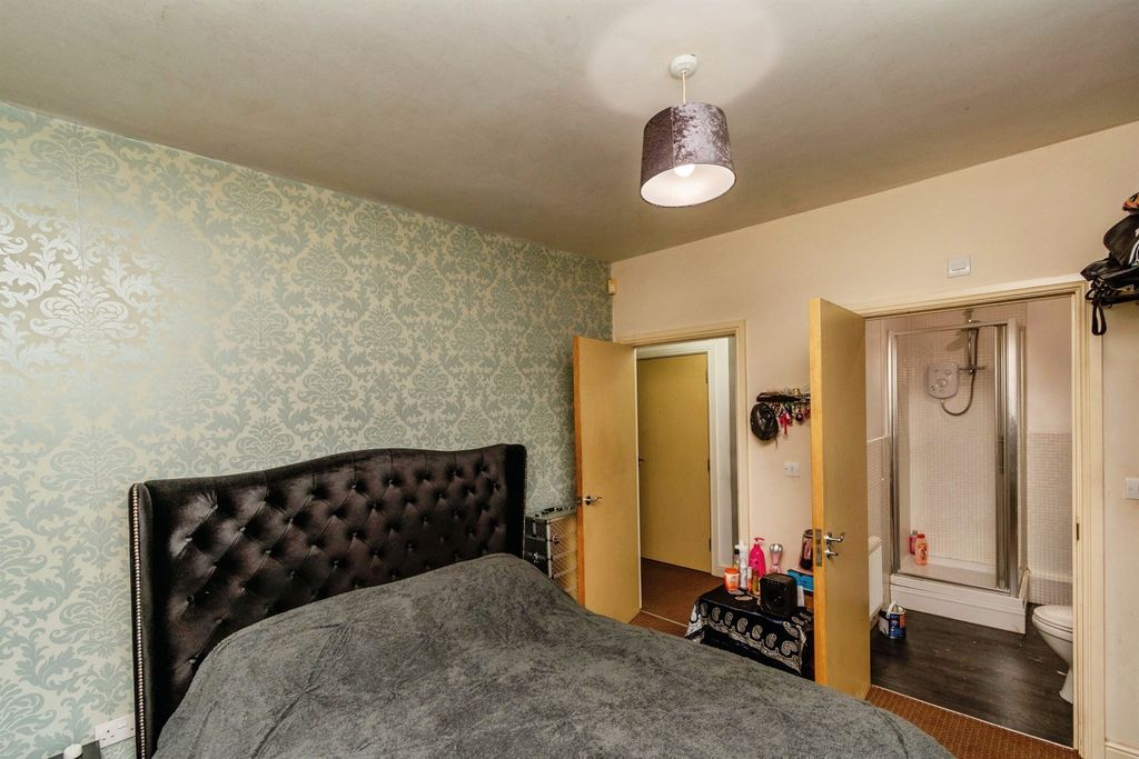 Additional image 6 of 2 bed flat for saleLowbridge Walk, Bilston WV14