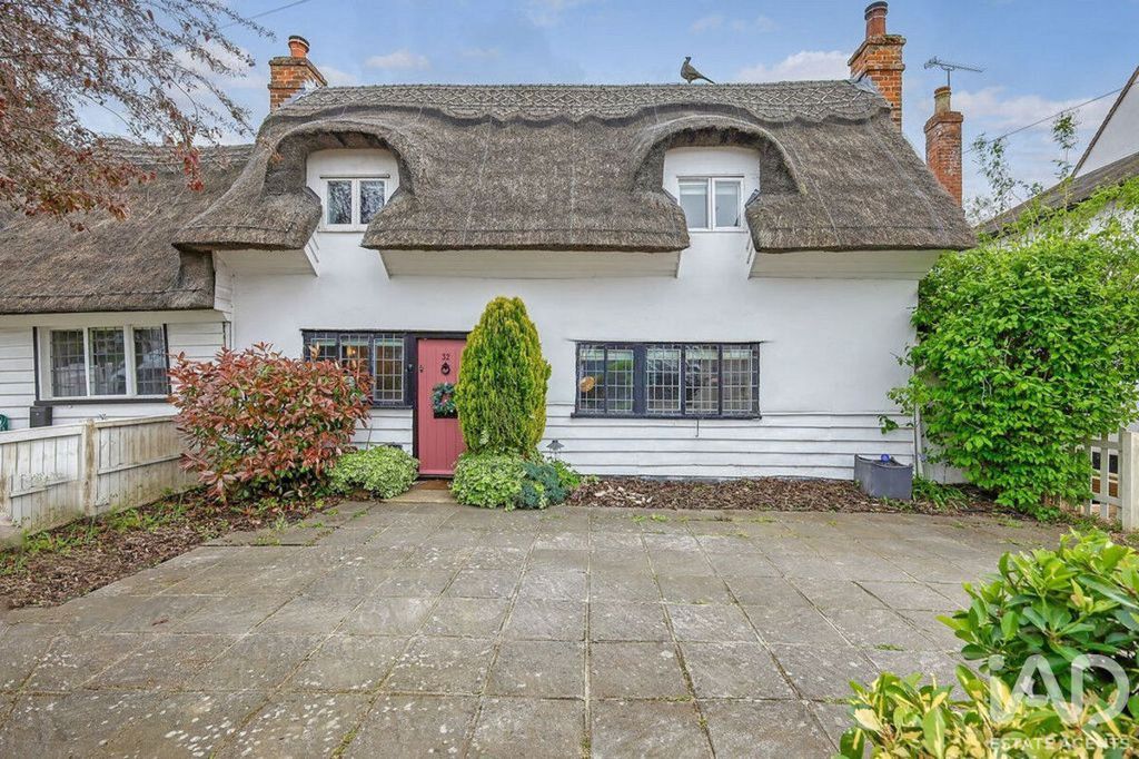 2 bed cottage for saleCambridge Road, Stansted CM24