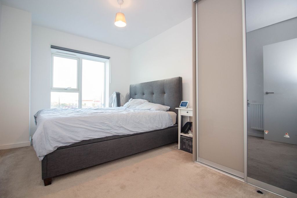 Additional image 6 of 2 bed flat for salePrestwick Road, South Oxhey, Watford WD19