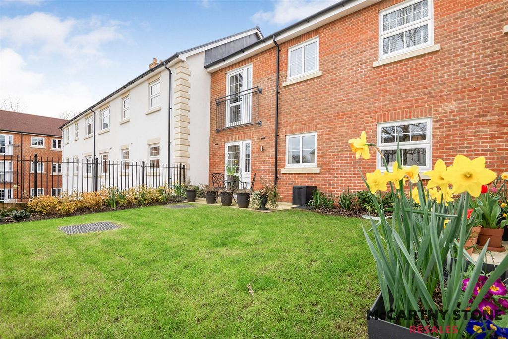 Additional image 11 of 1 bed flat for saleQueen Elizabeth Place, Orchard Lane, Alton GU34