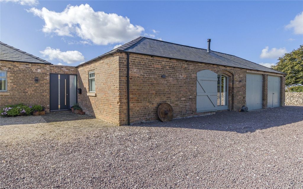 Additional image 2 of 4 bed bungalow for saleThe Barn, Hunters Yard, Horncastle Road, Caistor, Market Rasen LN7