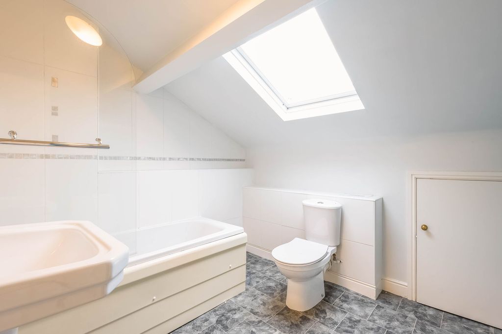 Additional image 16 of 2 bed flat for sale19 High Fellside, Kendal LA9