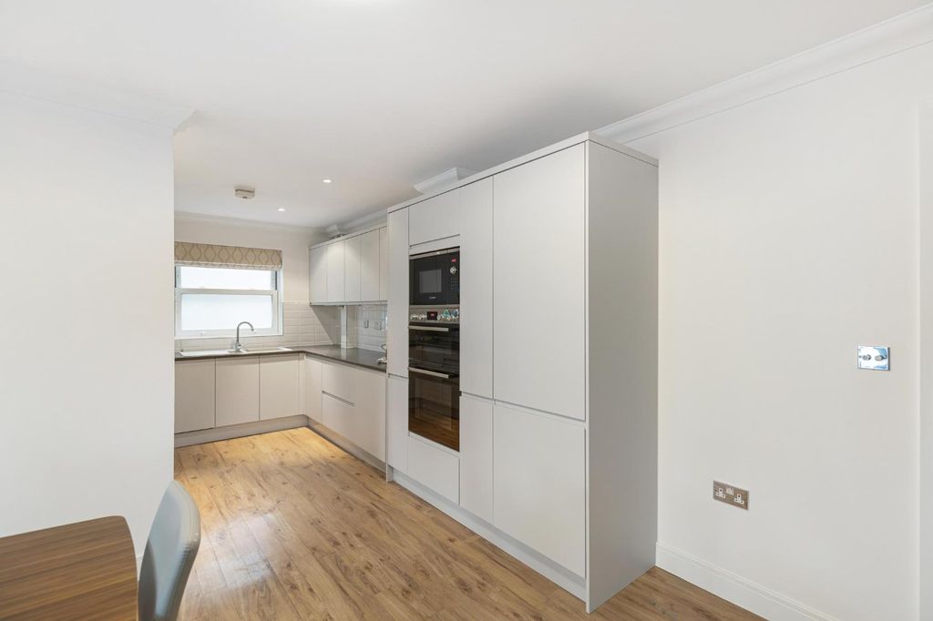 Additional image 16 of 2 bed flat for saleKemerton Road, Beckenham BR3