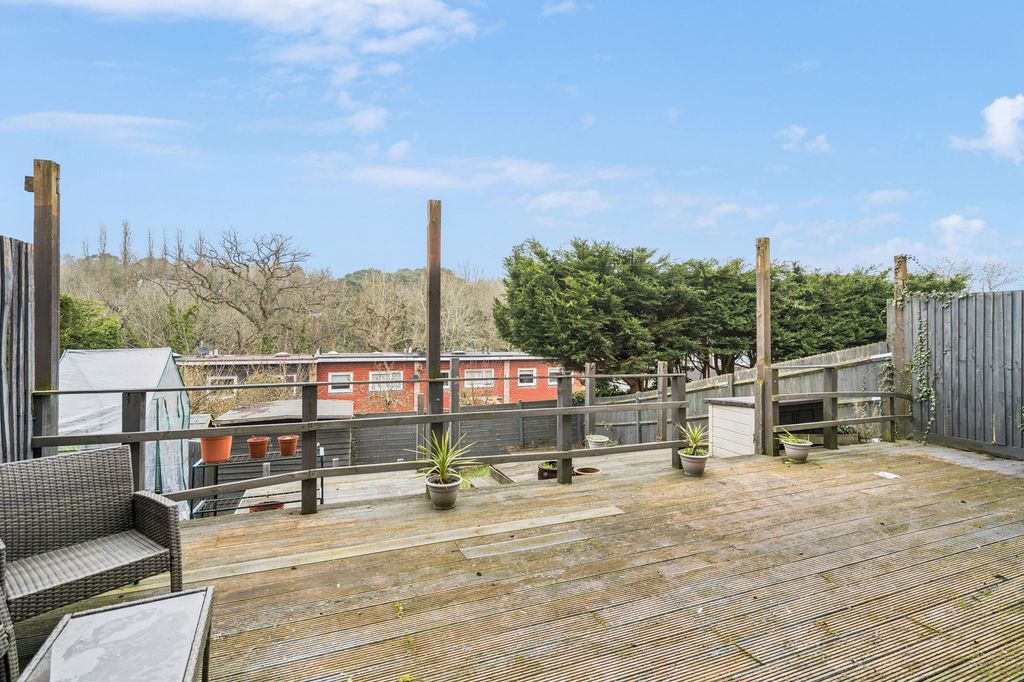 Additional image 17 of 4 bed terraced house for saleOn The Hill, Carpenders Park, Watford WD19
