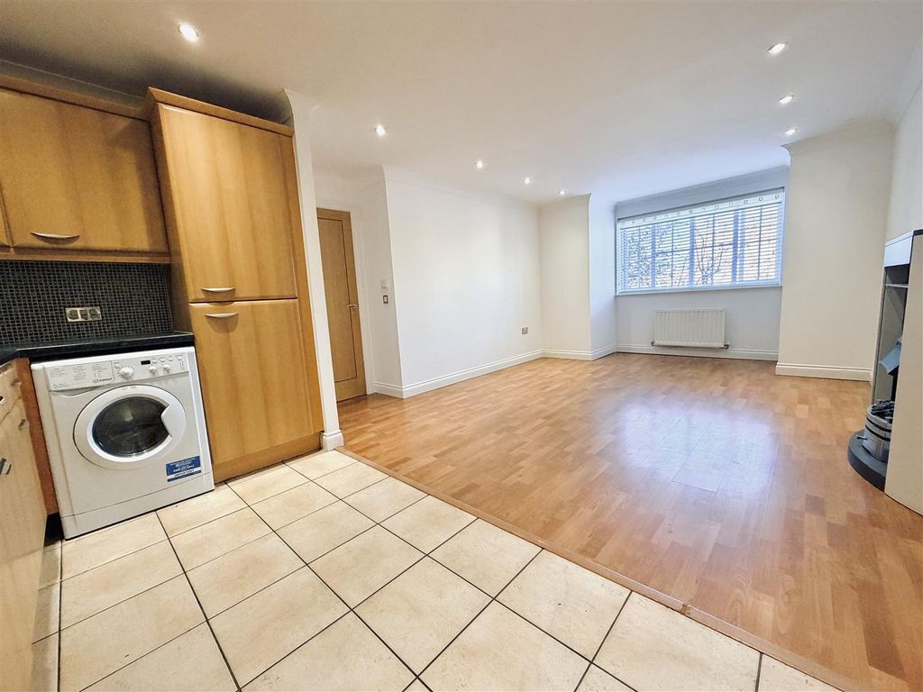 Additional image 7 of 2 bed flat for saleWeldon Road, Broadheath, Altrincham WA14