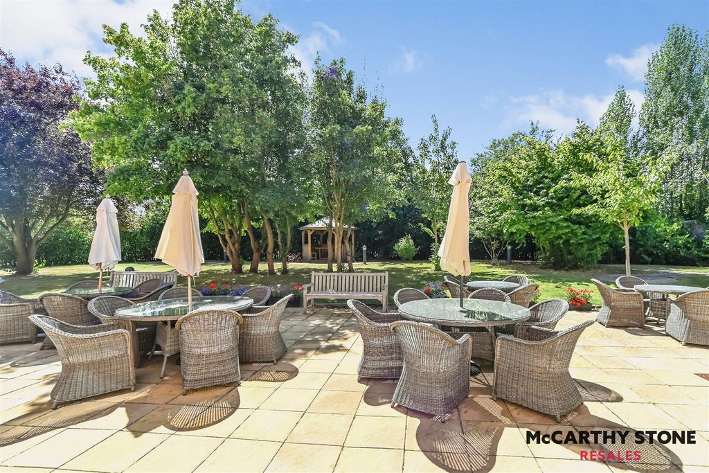 Additional image 15 of 2 bed flat for saleOakhill Place, High View, Bedford, Bedfordshire MK41