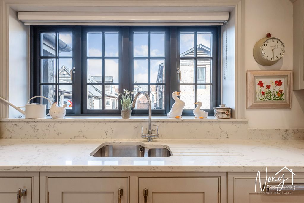 Additional image 8 of 4 bed detached house for saleStiles Yard, Alresford SO24