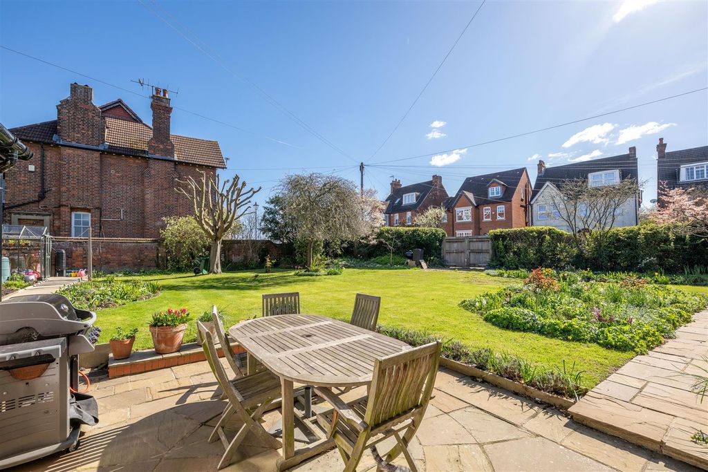 Additional image 31 of 6 bed detached house for salePemberley Avenue, Bedford MK40