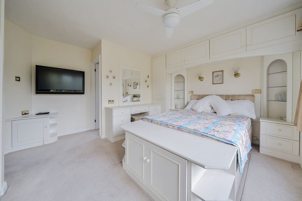 Additional image 11 of 6 bed detached house for saleFerguson Close, Bromley BR2
