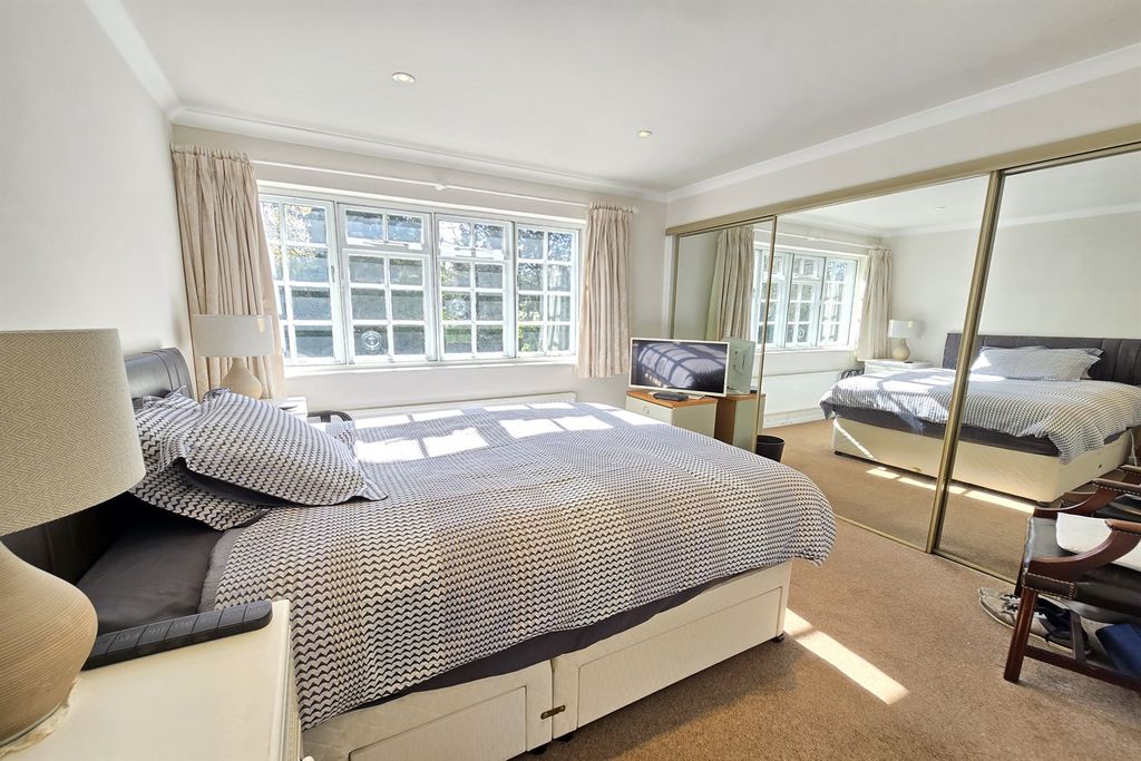 Additional image 8 of 4 bed town house for saleNorwood Park, Booth Road, Altrincham WA14