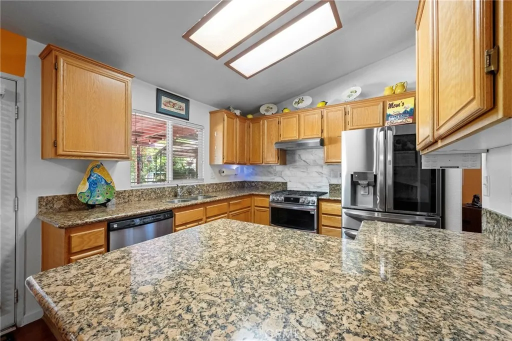 Additional image 66 of 15070 Spring St, Fontana, CA 92335