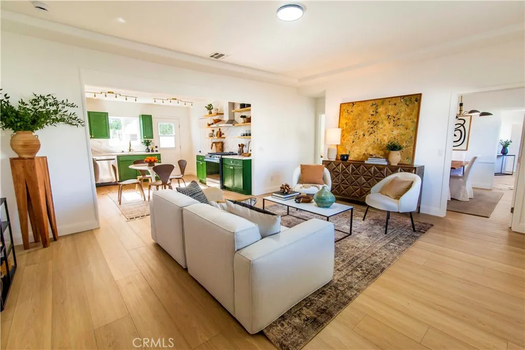 Additional image 2 of 10816 Calvert St, North Hollywood, CA 91606