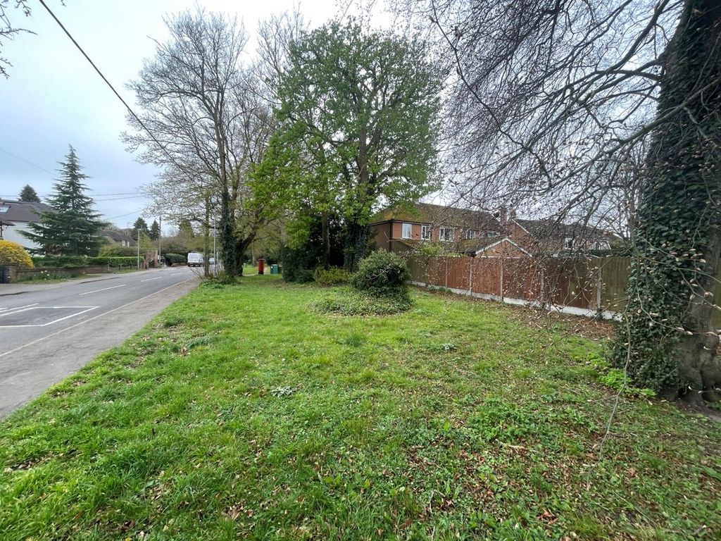 Additional image 2 of Land for saleLand Adjacent To 91 Grove Park, Tring, Hertfordshire HP23