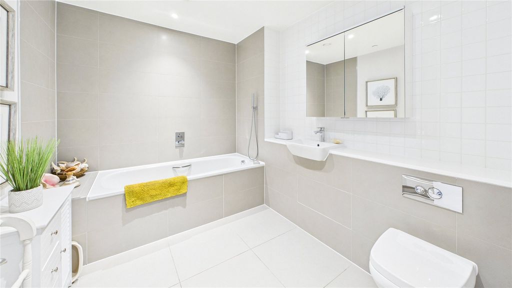 Additional image 6 of 2 bed flat for saleHorsell, Woking, Surrey GU21