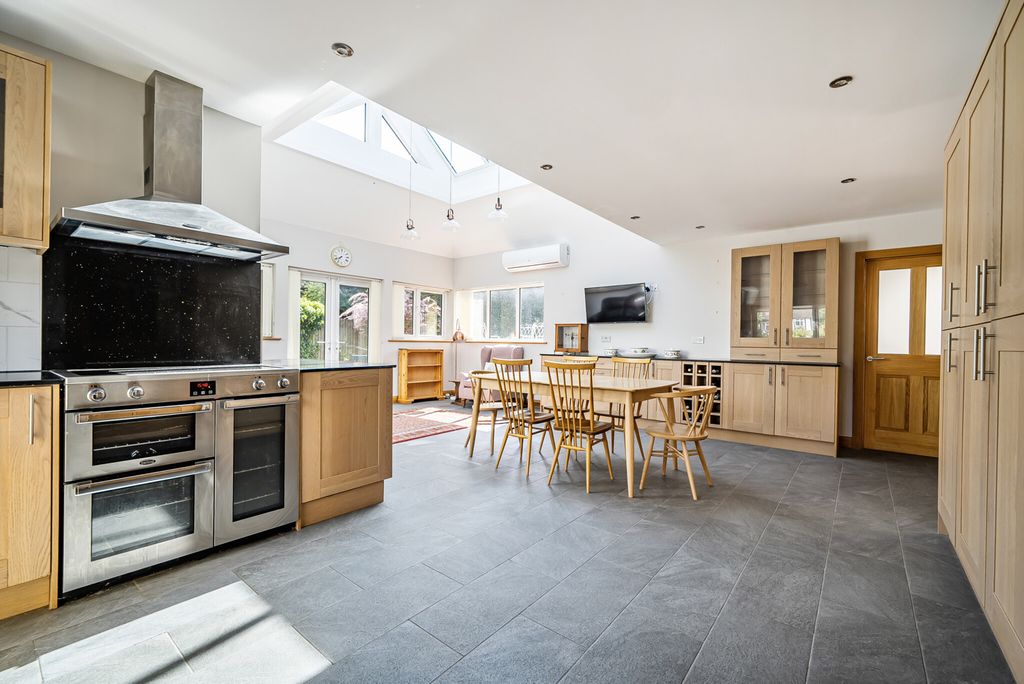 Additional image 3 of 4 bed detached house for saleNorthcourt Avenue, Reading RG2