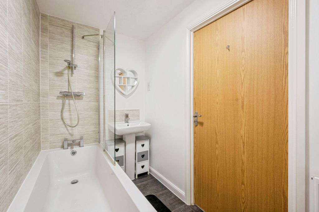 Additional image 8 of 2 bed flat for saleRosso Close, Doncaster DN4