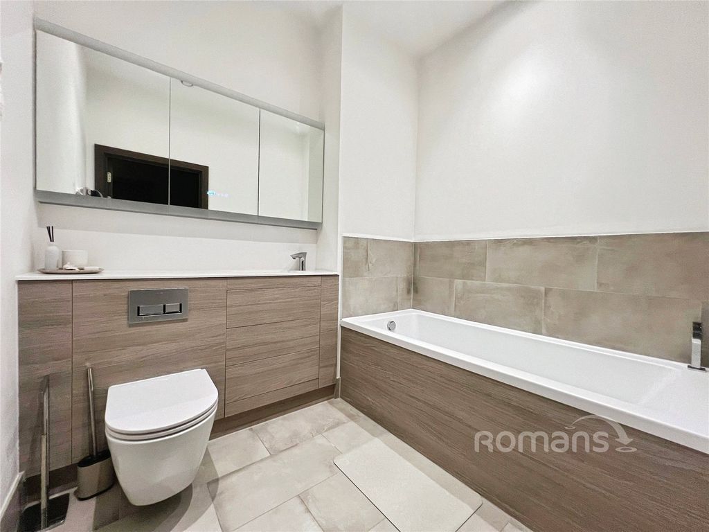 Additional image 13 of 3 bed flat for saleWhite Cross Place, Wellesley, Aldershot GU11