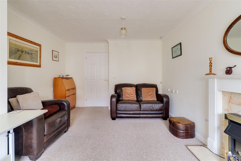 Additional image 9 of 2 bed flat for saleUnion Lane, Chesterton, Cambridge CB4