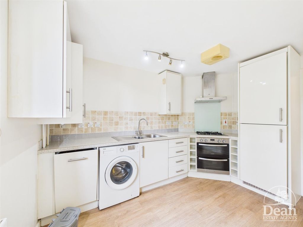 Additional image 3 of 2 bed flat for saleOverstreet Green, Lydney GL15