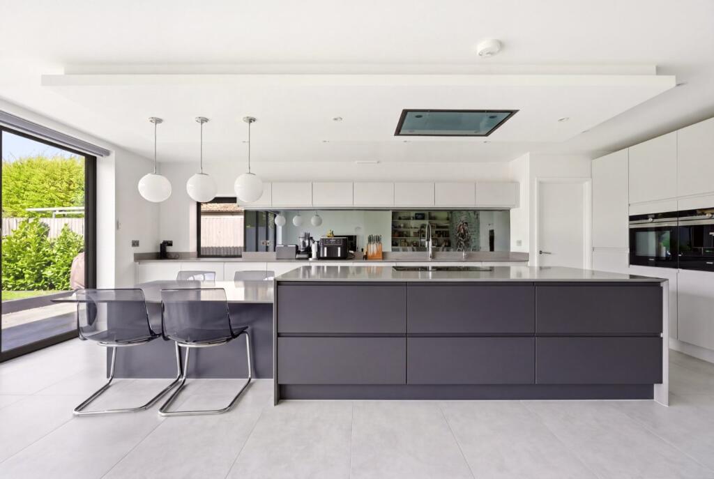 Additional image 7 of Oakwood Road, Bricket Wood, St. Albans, Hertfordshire, AL2