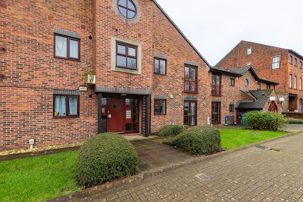 Additional image 18 of 2 bed flat for saleKingston Street, Hull HU1