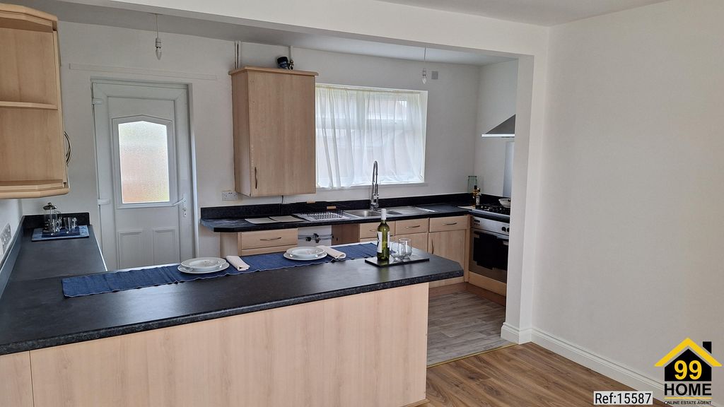 3 bed terraced house for saleStation Crescent, Billingham, Cleveland TS23 photo 2