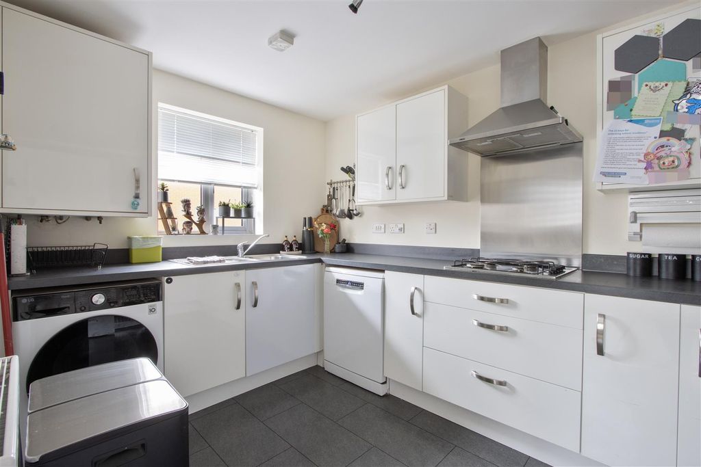 Additional image 2 of 3 bed detached house for saleRugby Drive, Chesterfield S41