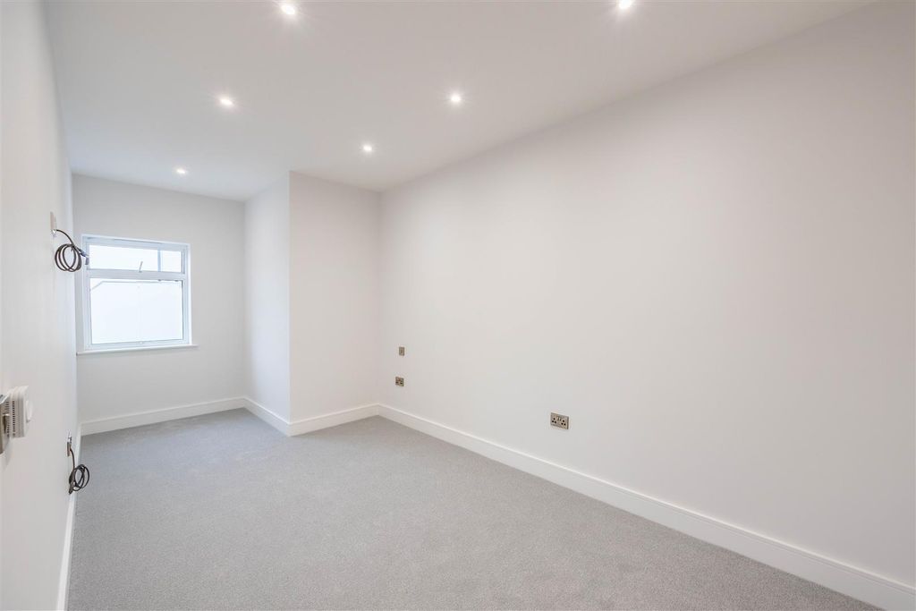 Additional image 9 of 2 bed flat for saleCherry View, Beech Road, Benfleet SS7
