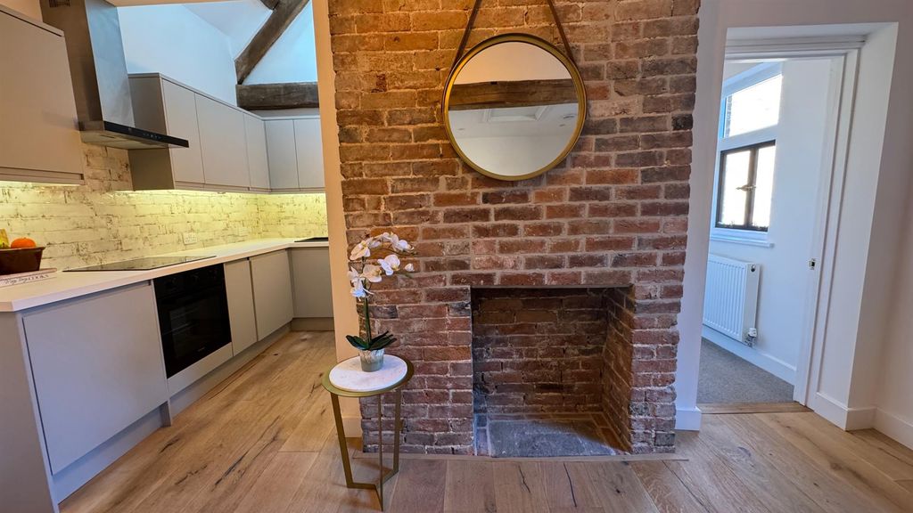 Additional image 9 of 1 bed flat for saleHigh Street, Banbury OX16