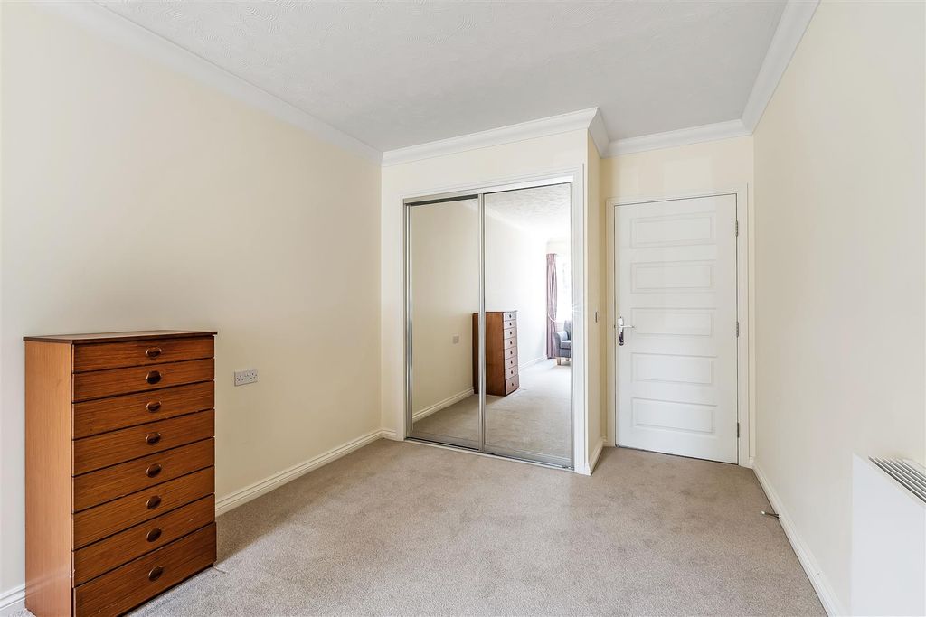 Additional image 10 of 1 bed property for saleLeatherhead Road, Ashtead KT21