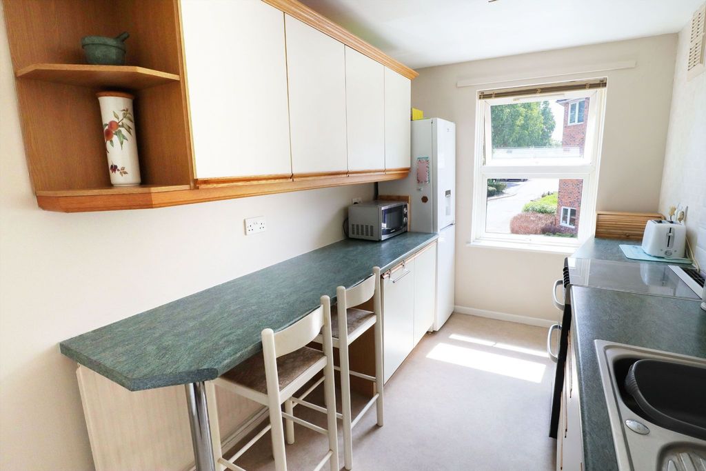 Additional image 6 of 2 bed flat for saleStratford Road, Alcester B49