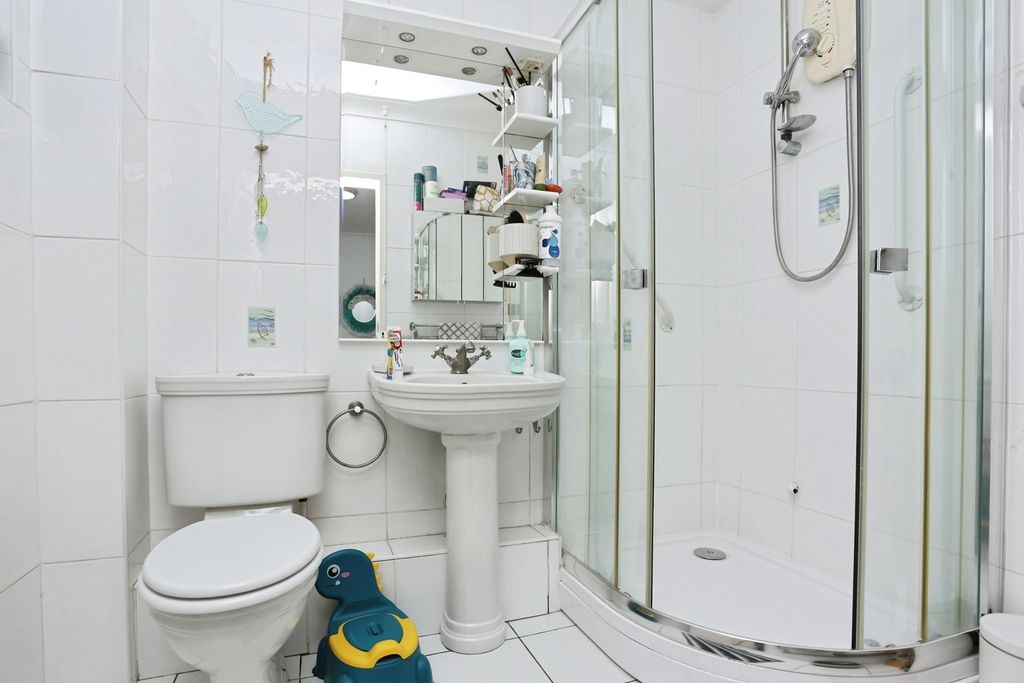 Additional image 17 of 3 bed flat for saleCourt Downs Road, Beckenham BR3