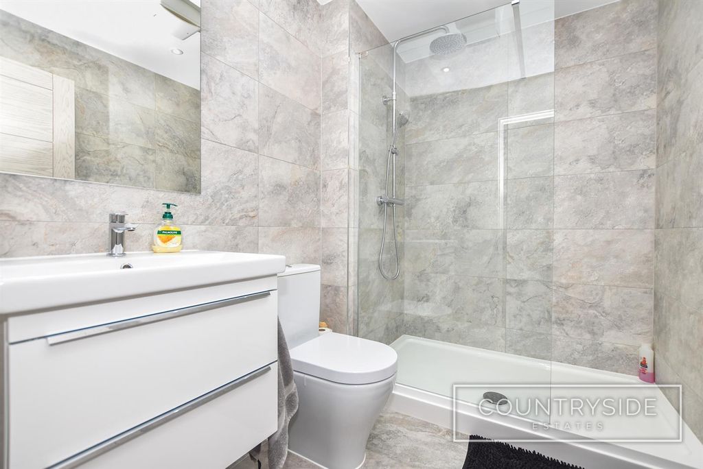 Additional image 18 of 2 bed flat for saleHalle Mews, Benfleet SS7