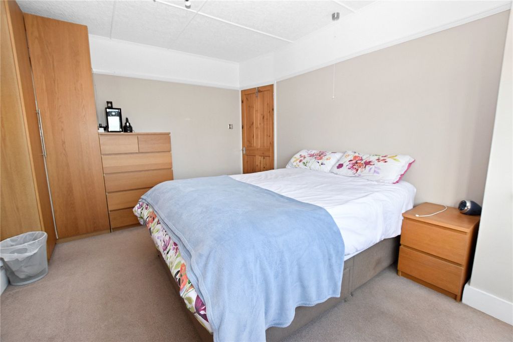 Additional image 15 of 4 bed semi-detached house for saleCumberland Drive, Bexleyheath DA7