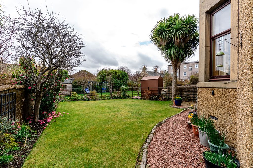 Additional image 8 of 3 bed flat for salePark Crescent, Edinburgh EH16