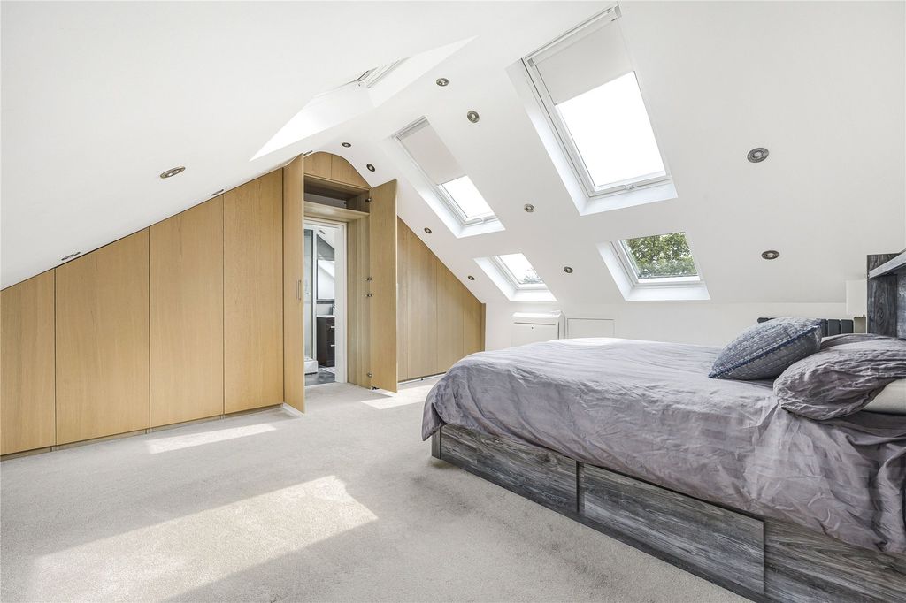 Additional image 8 of 7 bed detached house for saleOakside Way, Shinfield, Reading, Berkshire RG2