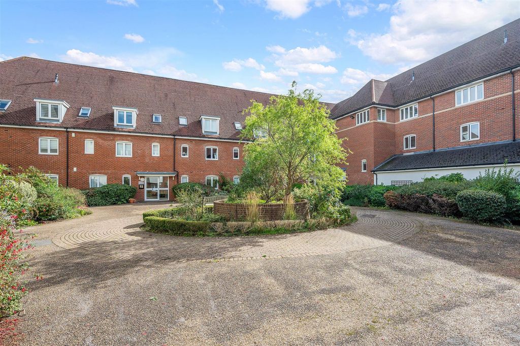Additional image 18 of 2 bed flat for saleWingfield Court, Banstead SM7