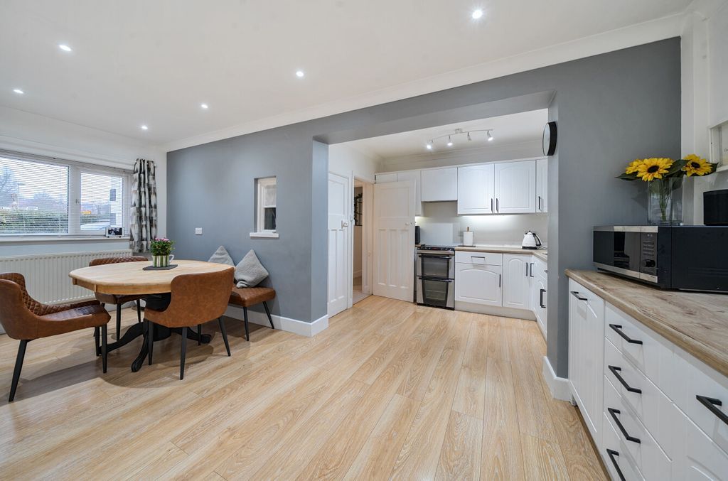 Additional image 2 of 4 bed semi-detached house for saleWhitedown Lane, Alton GU34