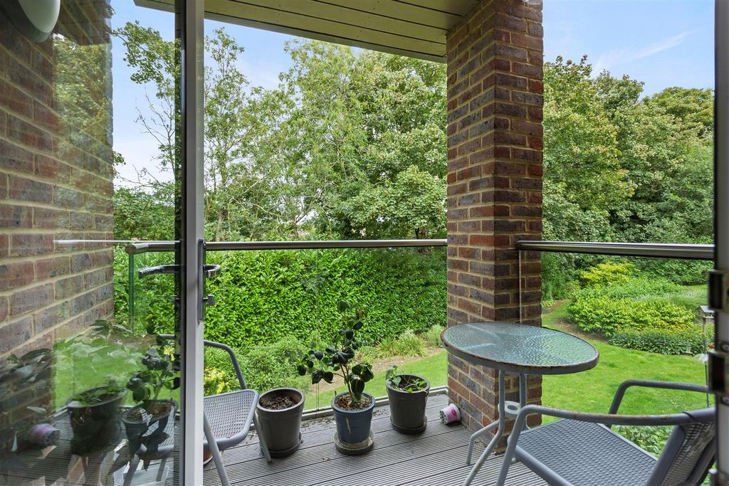 Additional image 3 of 2 bed flat for saleAusten Place, Lower Turk Street, Alton GU34