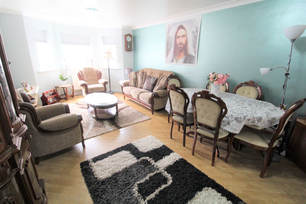 Additional image 15 of 6 bed detached house for saleKentmere Drive, Lakeside, Doncaster DN4