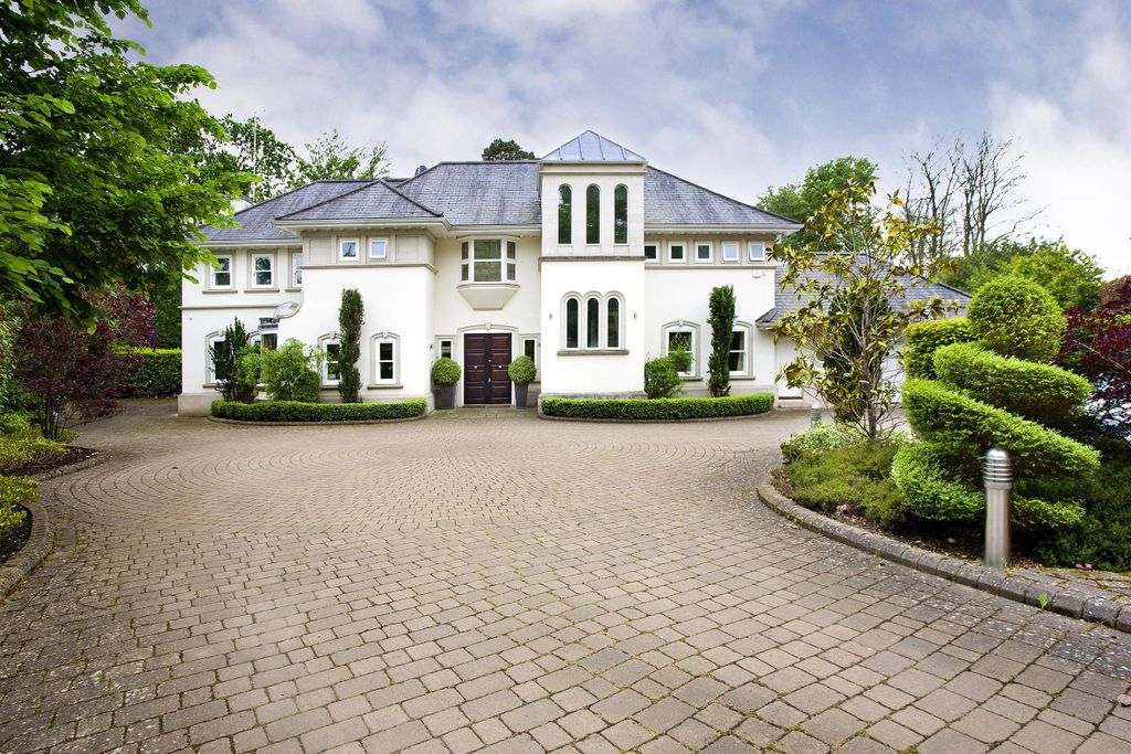 6 bed detached house for saleSpring Woods, Wentworth, Virginia Water, Surrey GU25